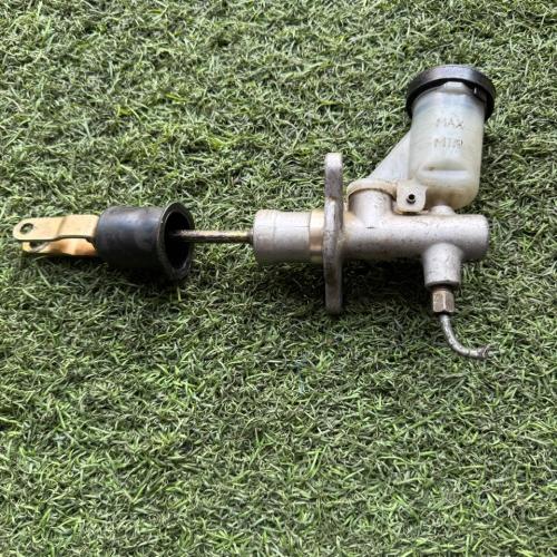 Bomba de embrague Nissan Suny- frontier Original Sin Soporte