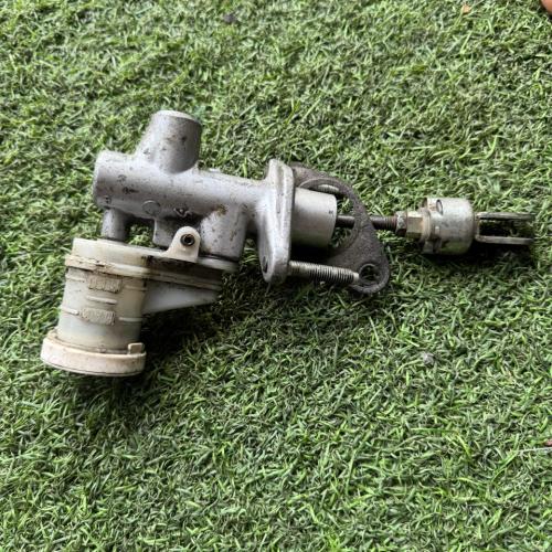 Bomba de embrague Subaro Legacy