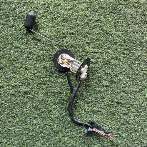 Flotador Toyota Noah 99