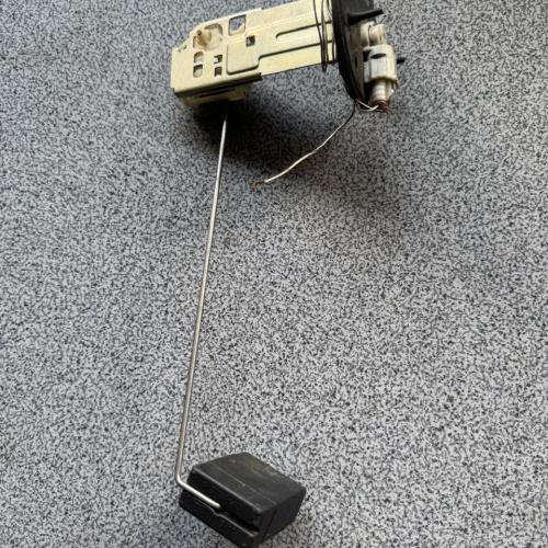 Flotador Toyota Lucido 96-97