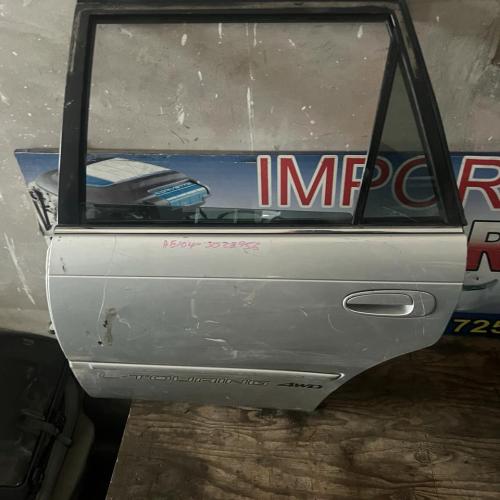 Puerta Trasera Izquierda Toyota corolla 96-2000