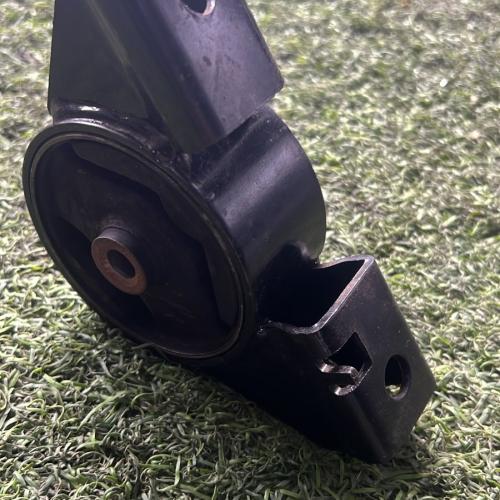 Soporte de motor Nissan