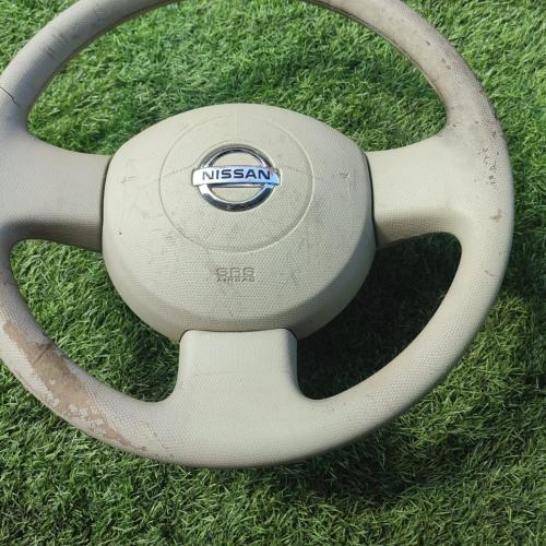 Volante Nissan March 2006