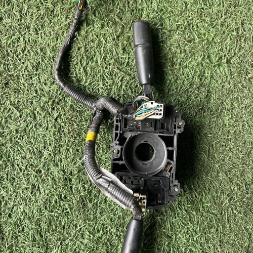 Palanca de Luz Nissan Atlas 94-04  PL10001